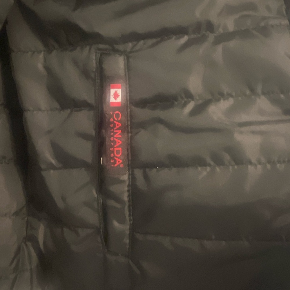 NWOT - Canada Goose Youth L (14/16) Black Puffer Jacket - Picture 16 of 16